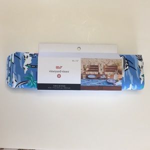 Vineyards Vines target Island Scene Runner